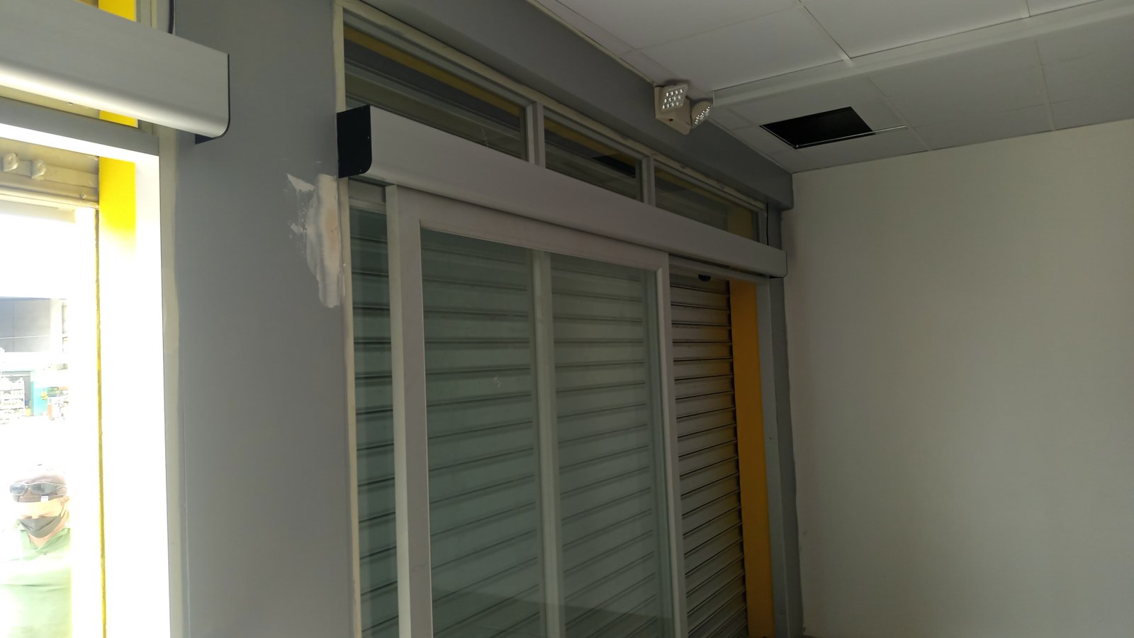 Puerta Automatica MOVIC, Tuti — Manta
