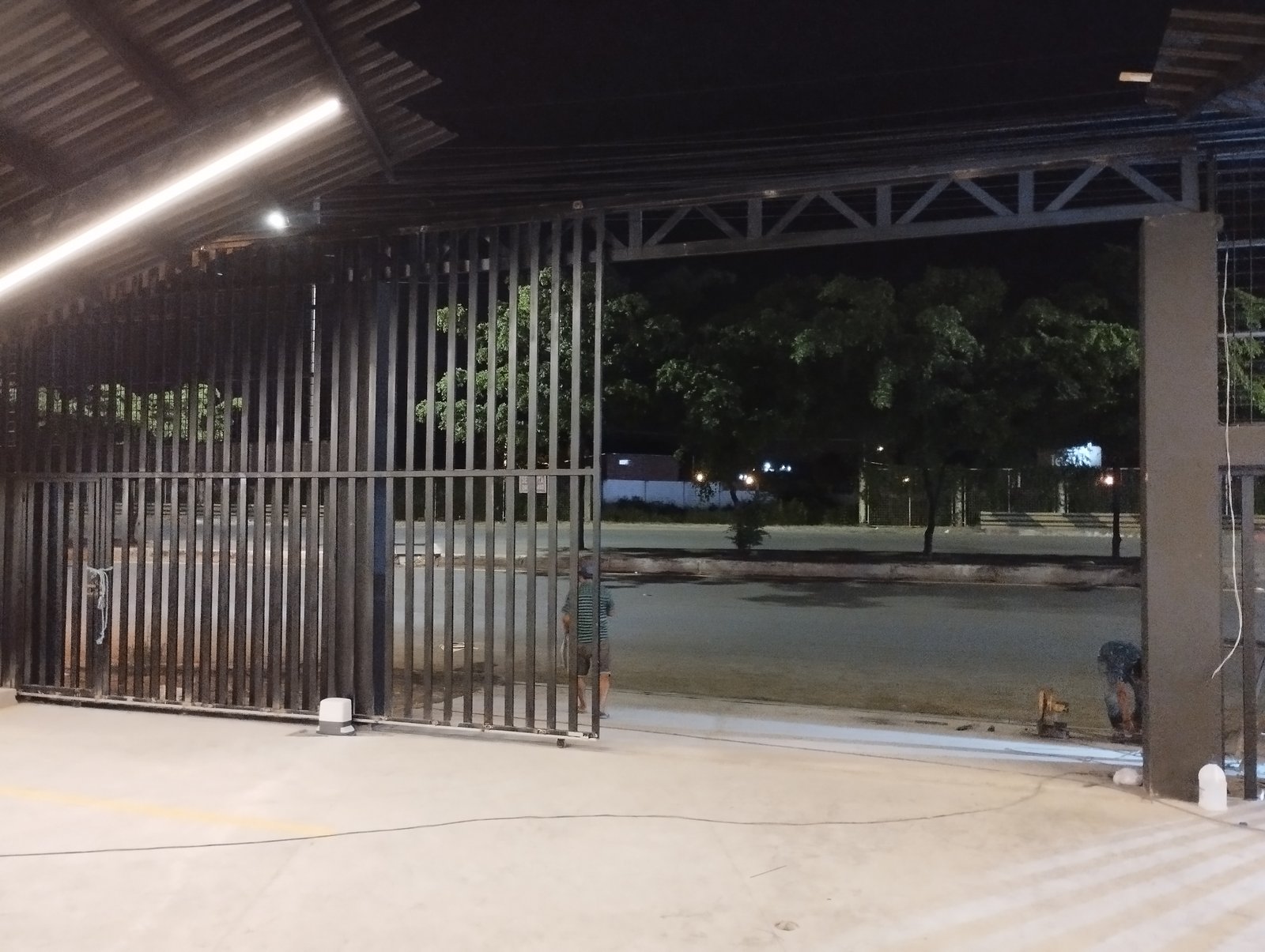 Puerta de garaje Semi industrial 1000kg en Portoviejo