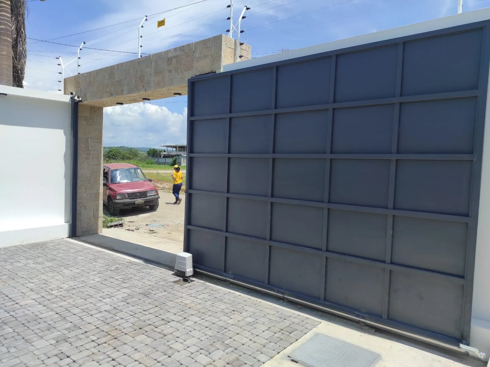 Puertas corredizas automáticas en Manta y Portoviejo